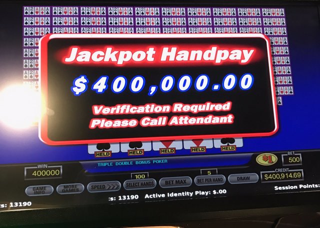 Las Vegas resident wins $400,000 on video poker machine at Cosmopolitan
