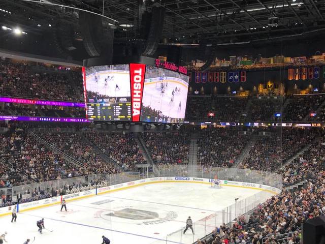 Vegas Golden Knights continue to win over locals in Nevada Day victory