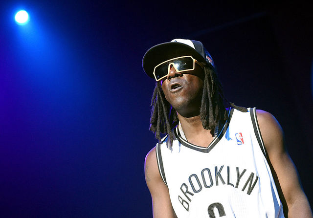 Flavor Flav Caught A Fade In Las Vegas, Pulled Groin Muscle Flavor Flav Caught A Fade In Las Vegas, Pulled Groin Muscle
