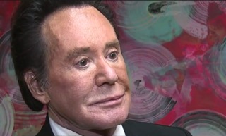 Wayne Newton emotional after daughter, wife see thieves in home - KTNV
